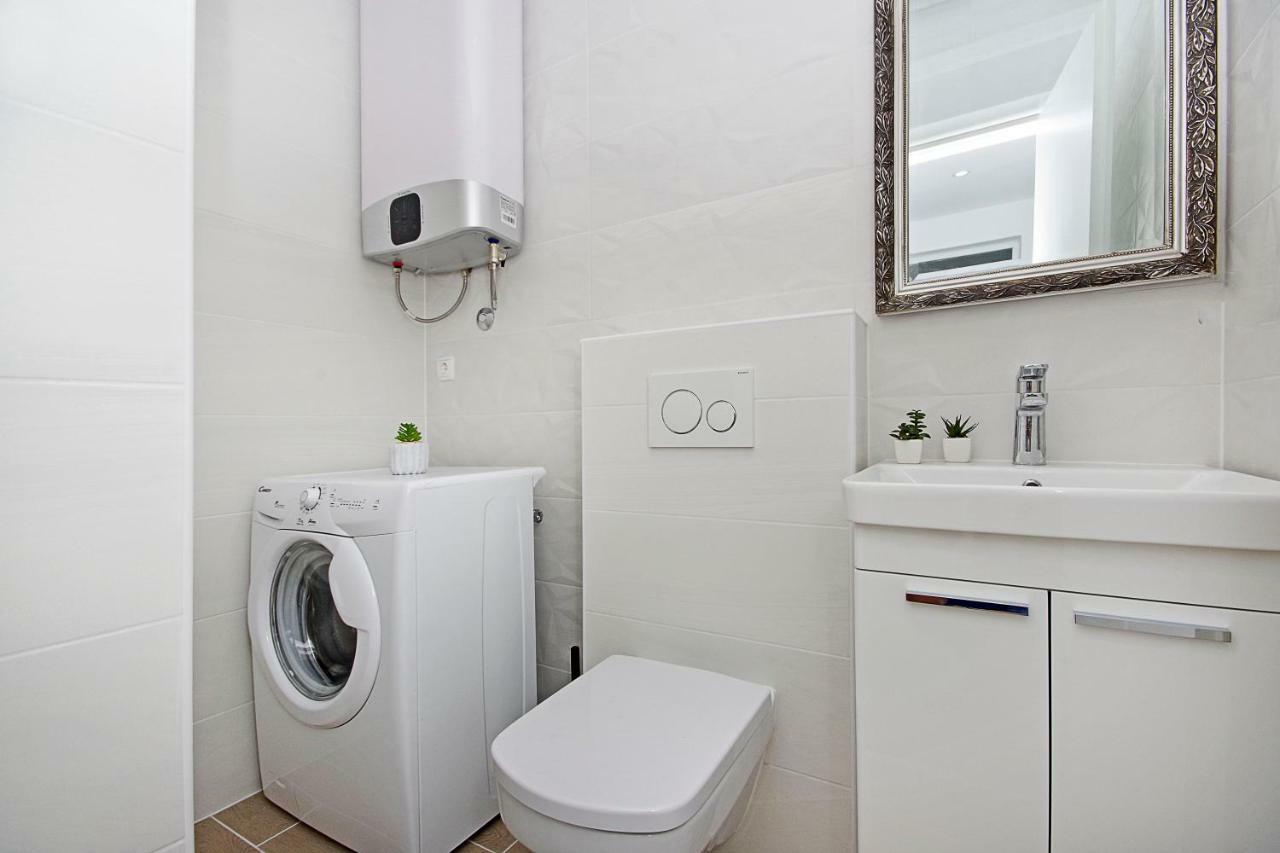Apartment Mira Макарска Экстерьер фото
